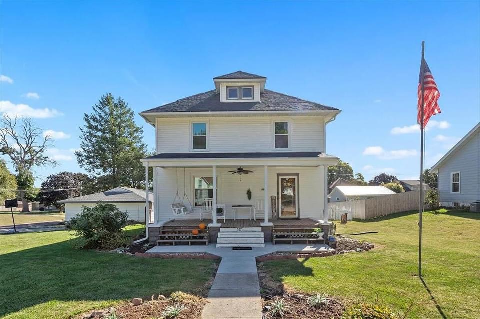 1905 Foursquare For Sale In Shelby Iowa