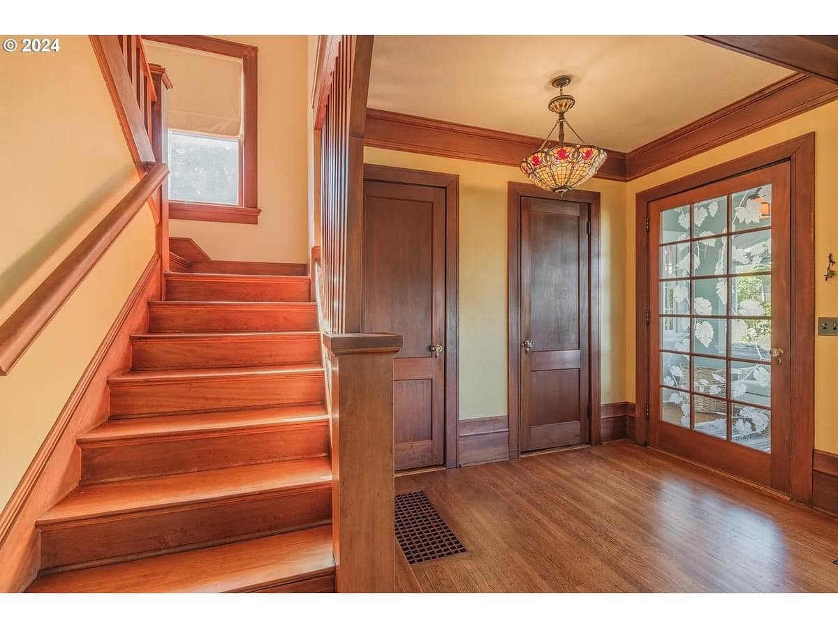 1917 Craftsman For Sale In Astoria Oregon