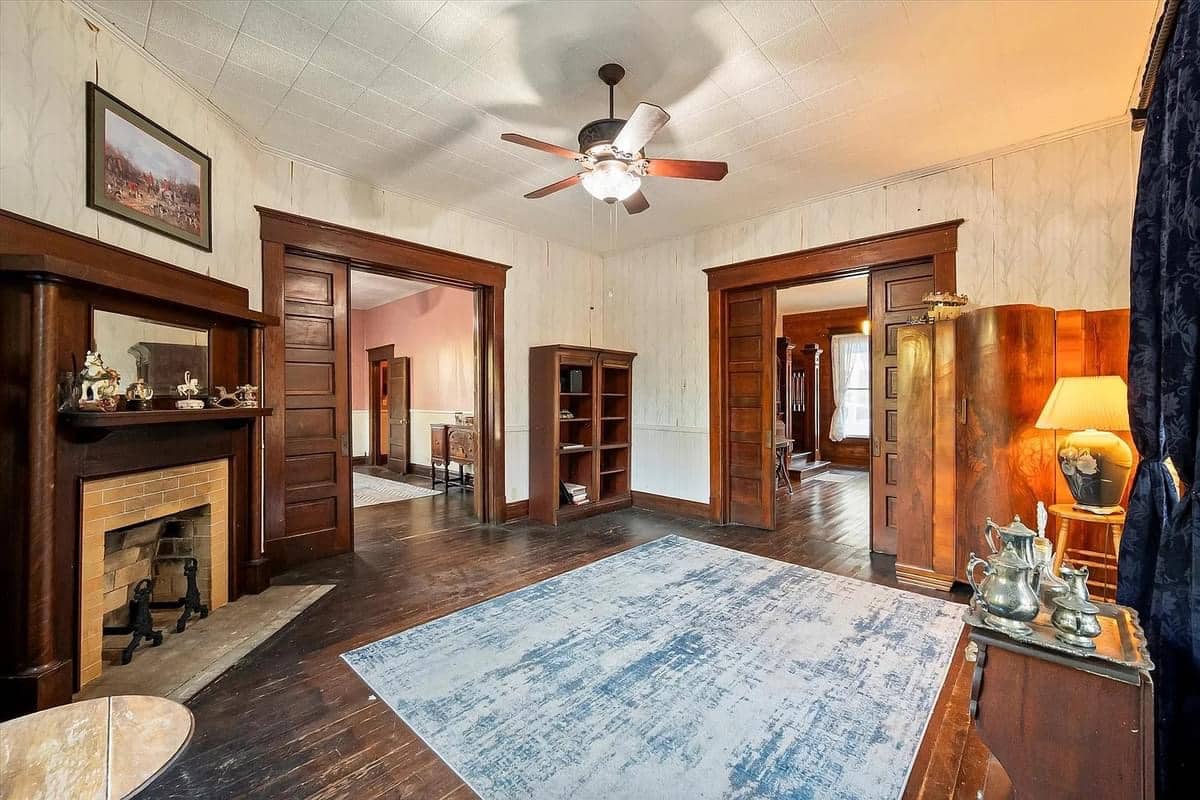 1910 Foursquare For Sale In Corsicana Texas