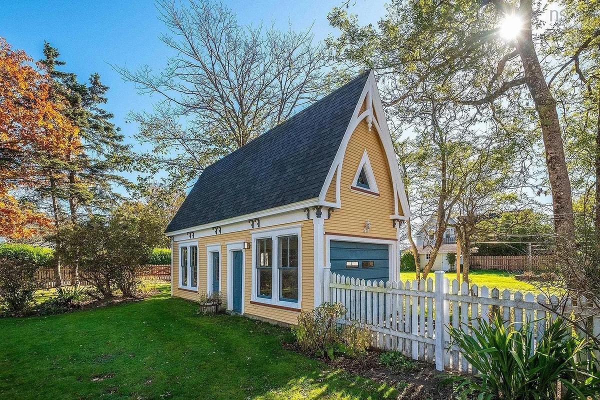 1877 Gothic Revival For Sale In Yarmouth Nova Scotia