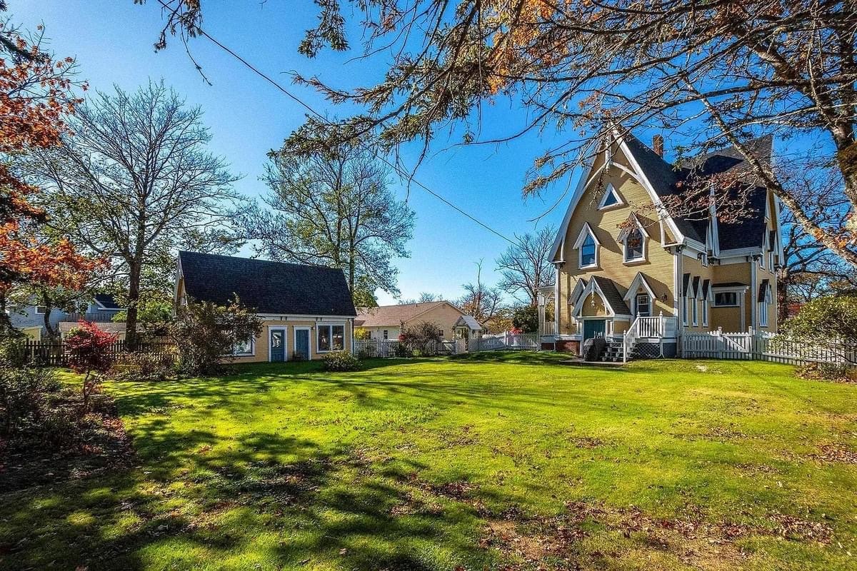 1877 Gothic Revival For Sale In Yarmouth Nova Scotia