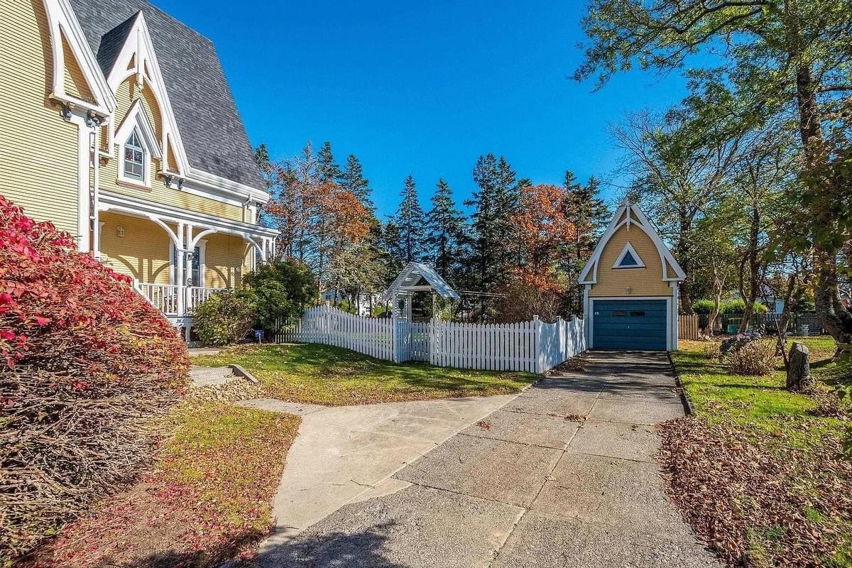 1877 Gothic Revival For Sale In Yarmouth Nova Scotia