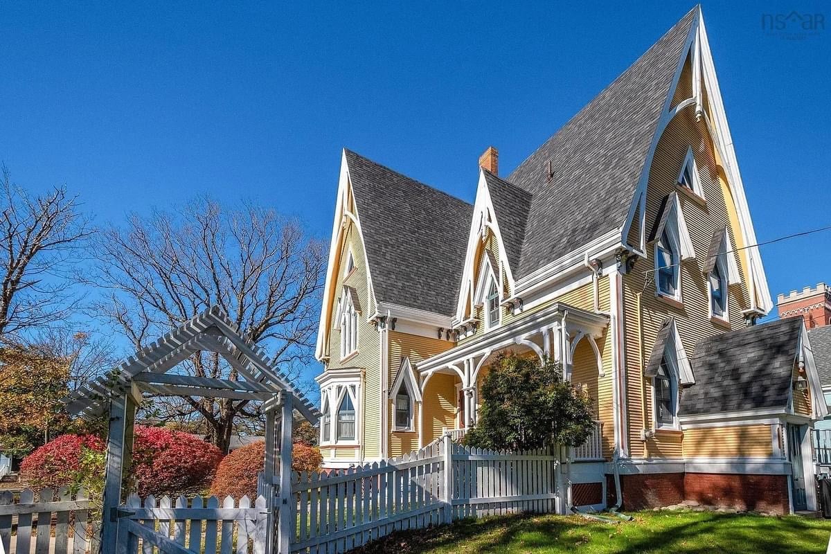 1877 Gothic Revival For Sale In Yarmouth Nova Scotia