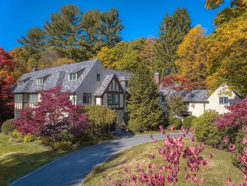 1927 Tudor Revival For Sale In Bedford Massachusetts