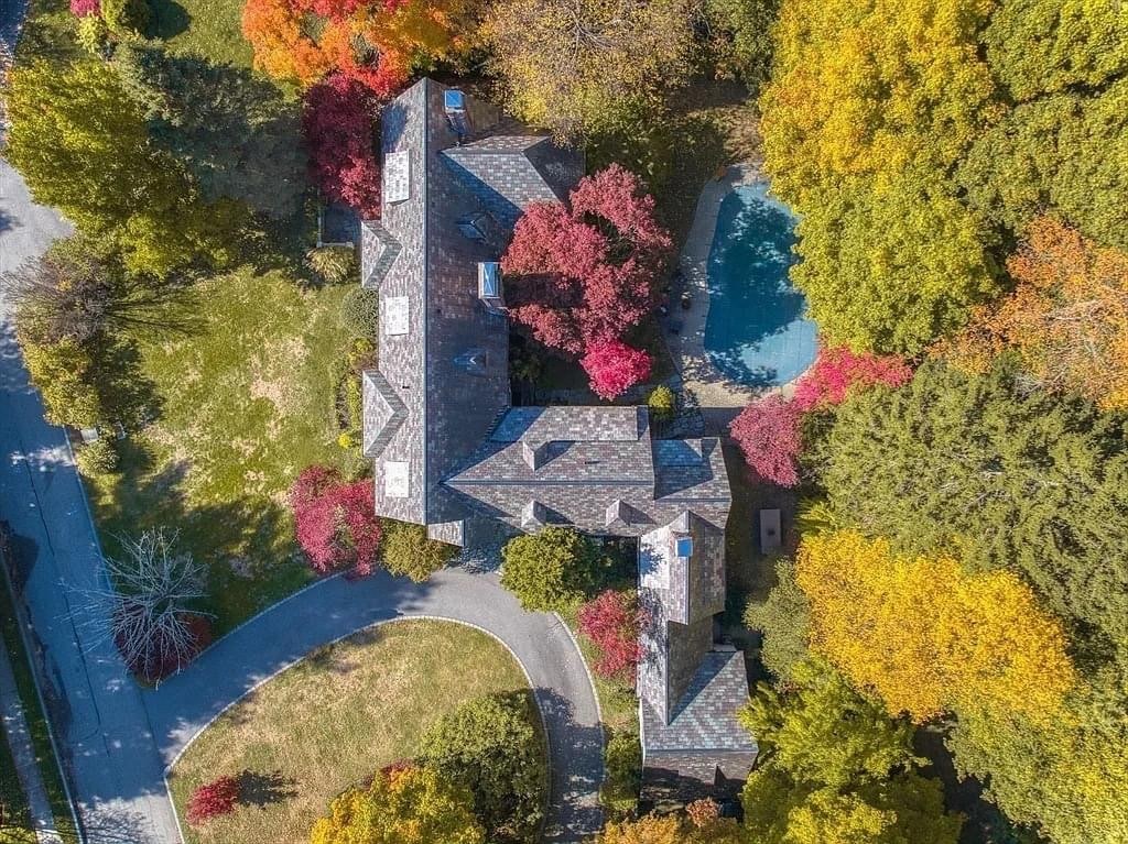 1927 Tudor Revival For Sale In Bedford Massachusetts