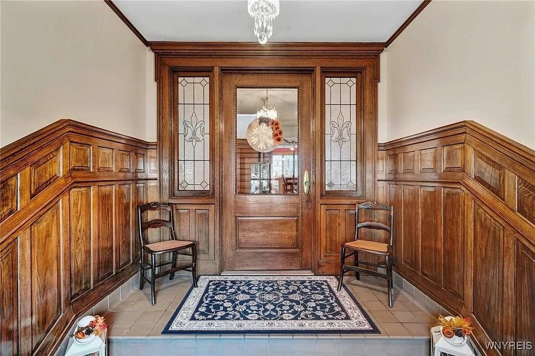 1906 Neoclassical For Sale In North Tonawanda New York