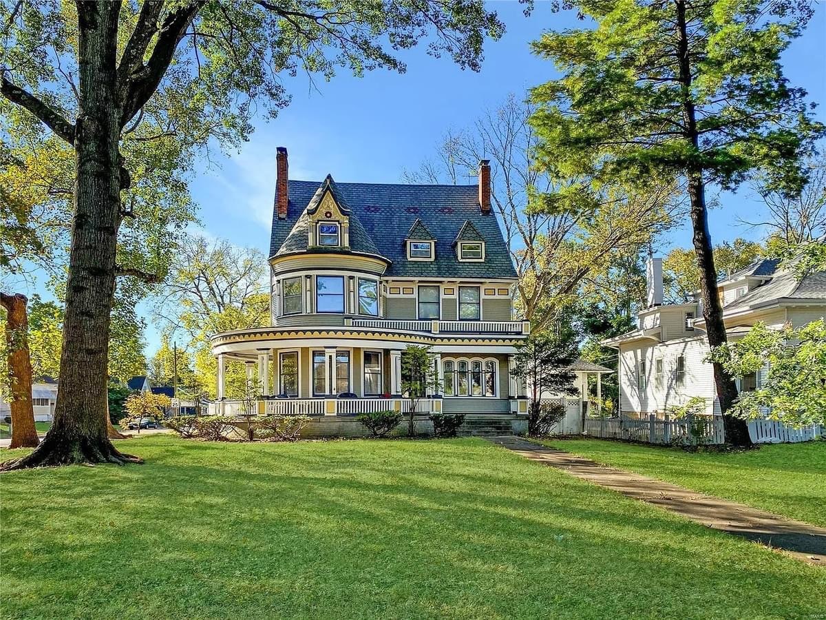 1891 Victorian For Sale In Sedalia Missouri