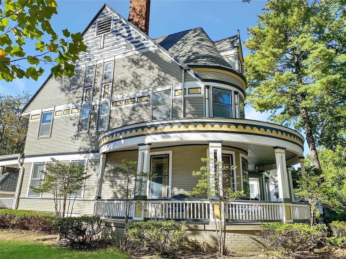 1891 Victorian For Sale In Sedalia Missouri