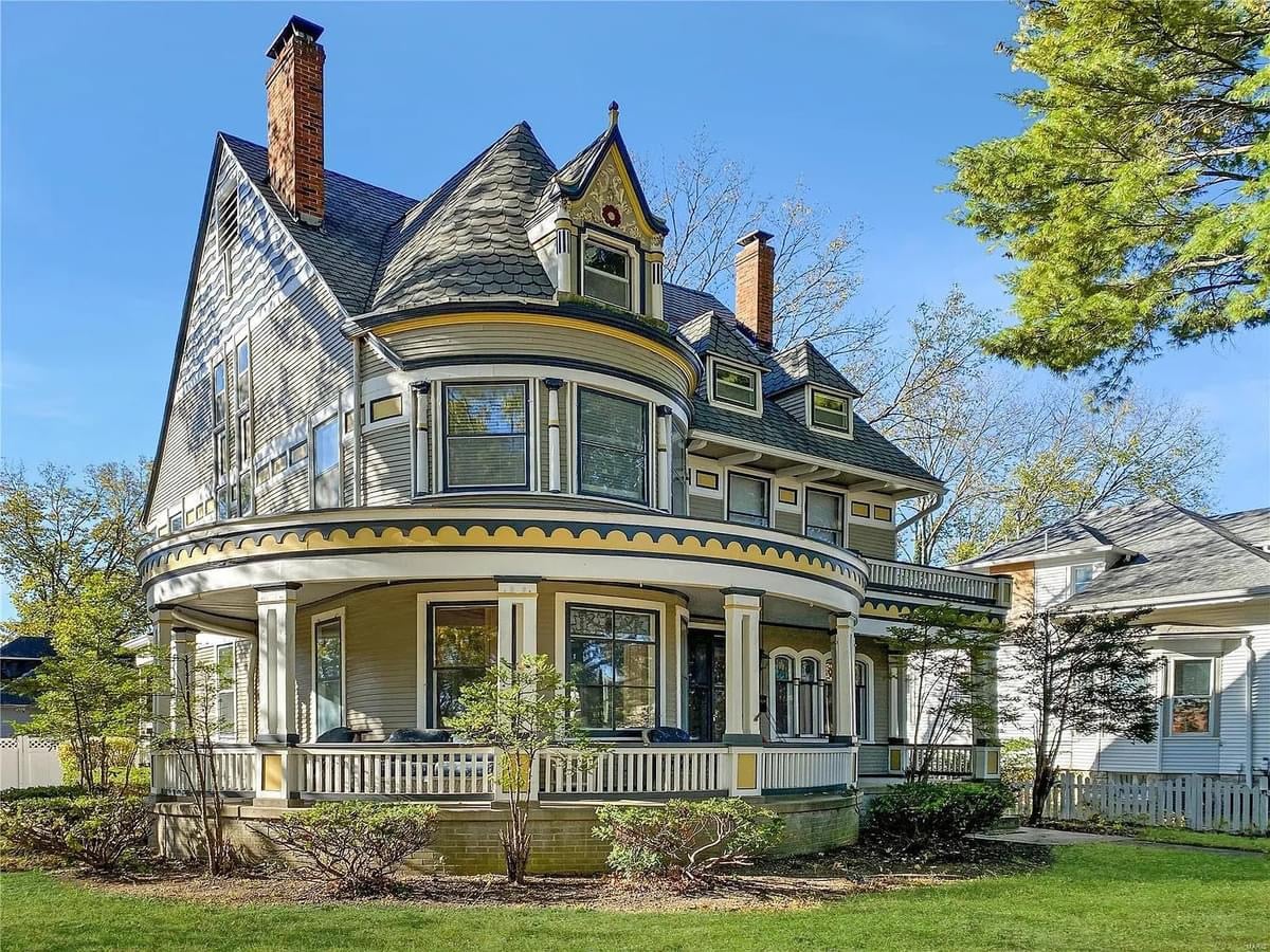 1891 Victorian For Sale In Sedalia Missouri