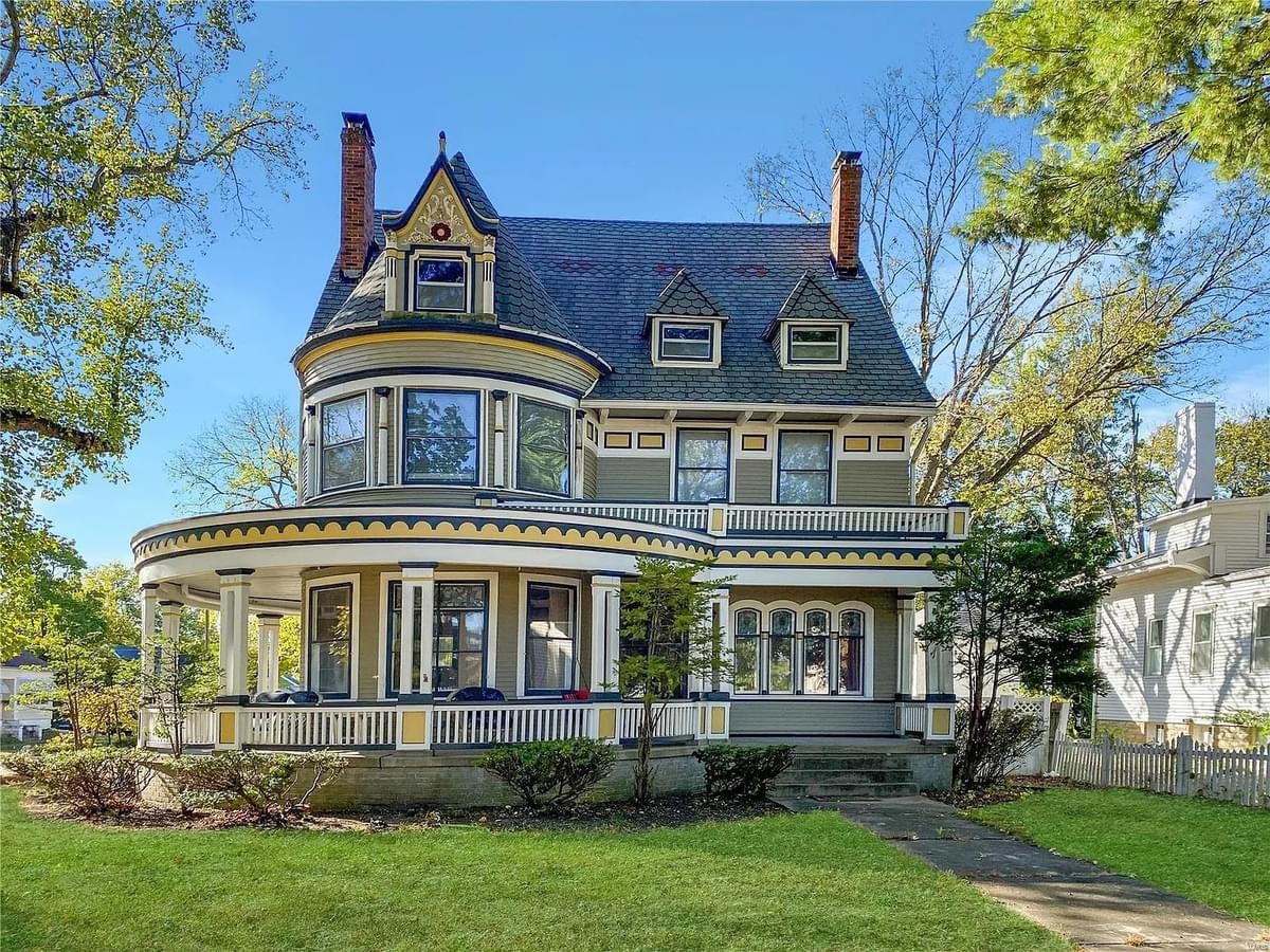 1891 Victorian For Sale In Sedalia Missouri