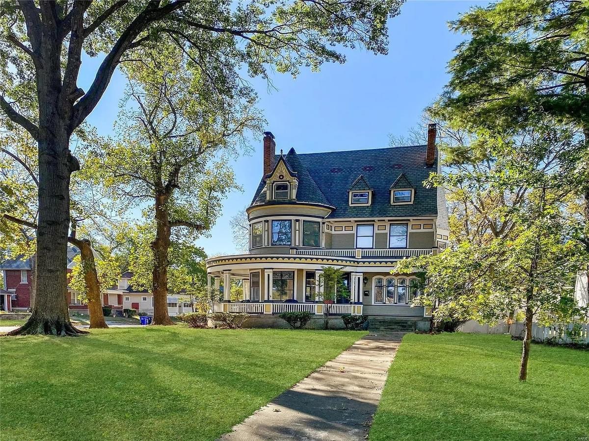 1891 Victorian For Sale In Sedalia Missouri