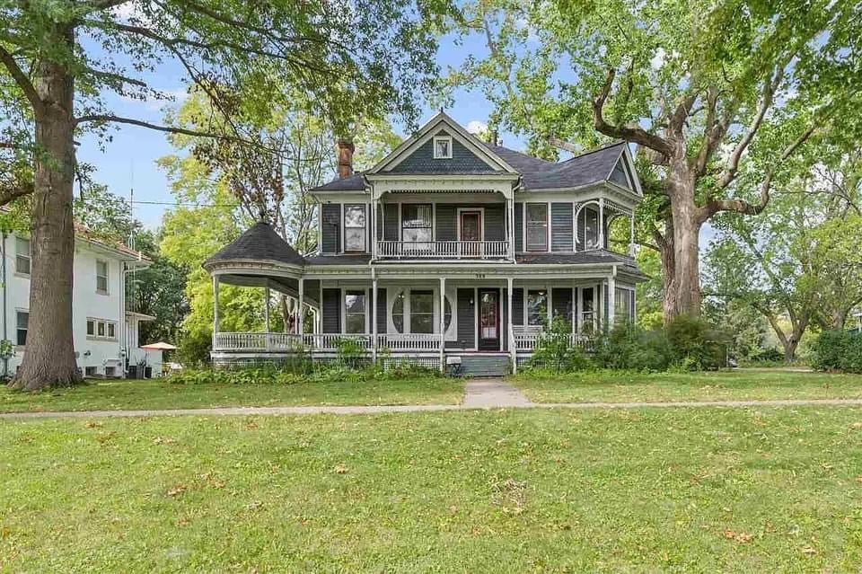 1899 Victorian For Sale In West Liberty Iowa