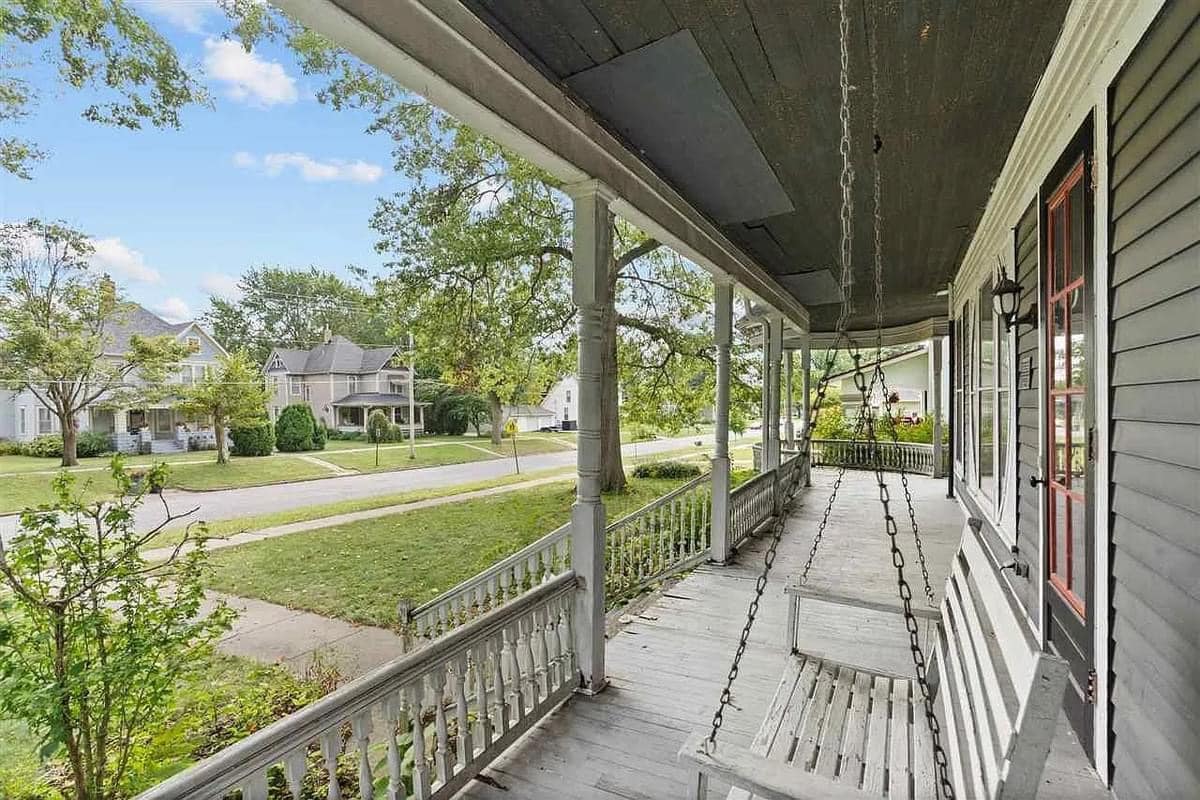 1899 Victorian For Sale In West Liberty Iowa