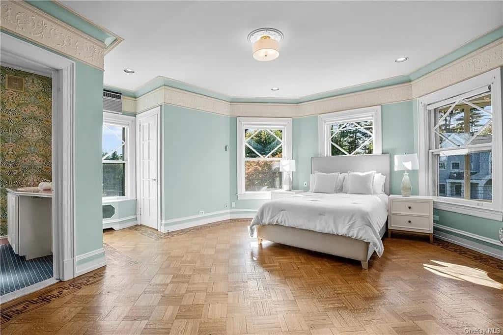 1898 Victorian For Sale In Larchmont New York