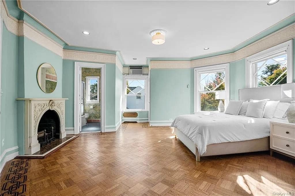 1898 Victorian For Sale In Larchmont New York