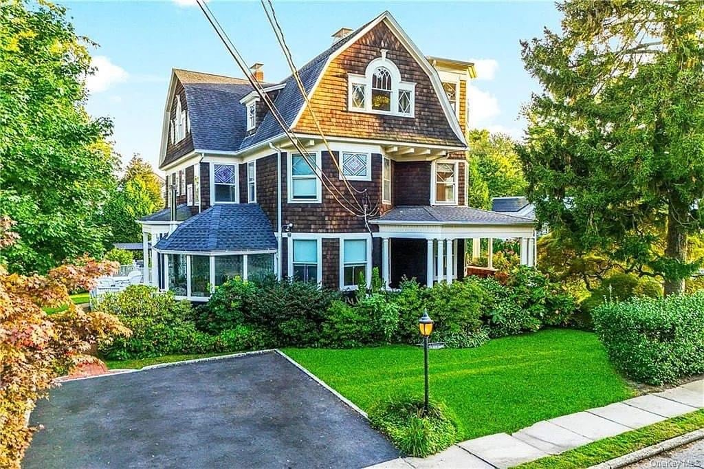 1898 Victorian For Sale In Larchmont New York