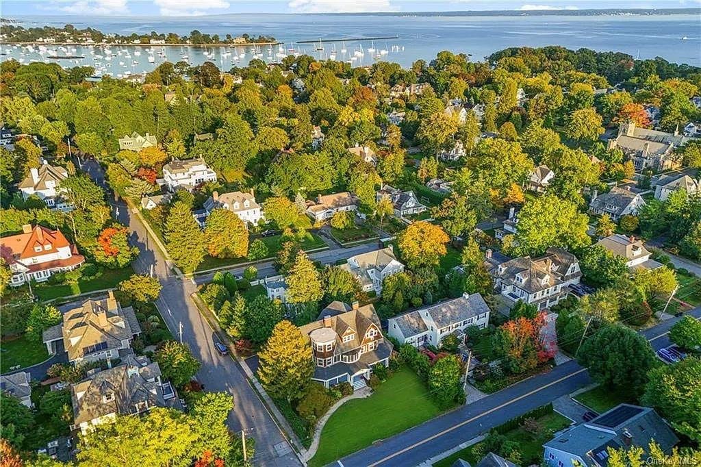 1898 Victorian For Sale In Larchmont New York