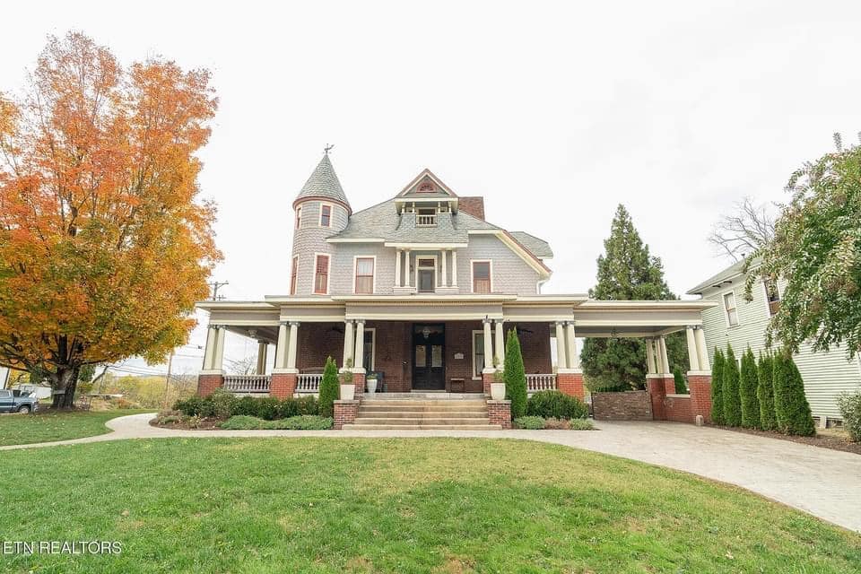 1899 Victorian For Sale In Knoxville Tennessee