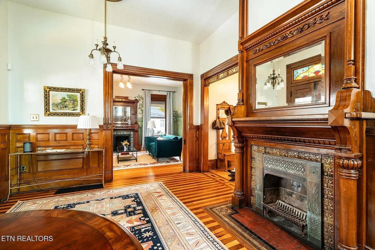 1899 Victorian For Sale In Knoxville Tennessee