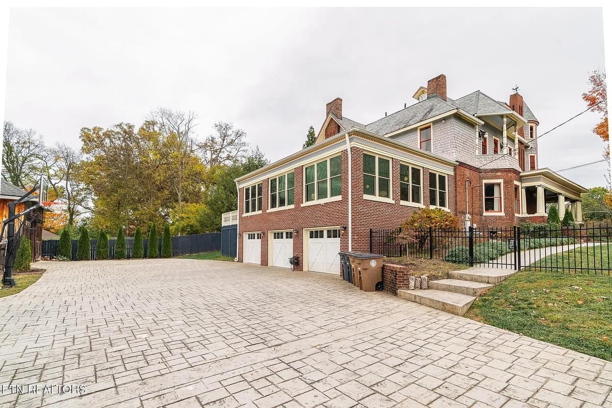 1899 Victorian For Sale In Knoxville Tennessee