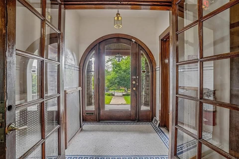 1900 Foursquare For Sale In Pittsburgh Pennsylvania