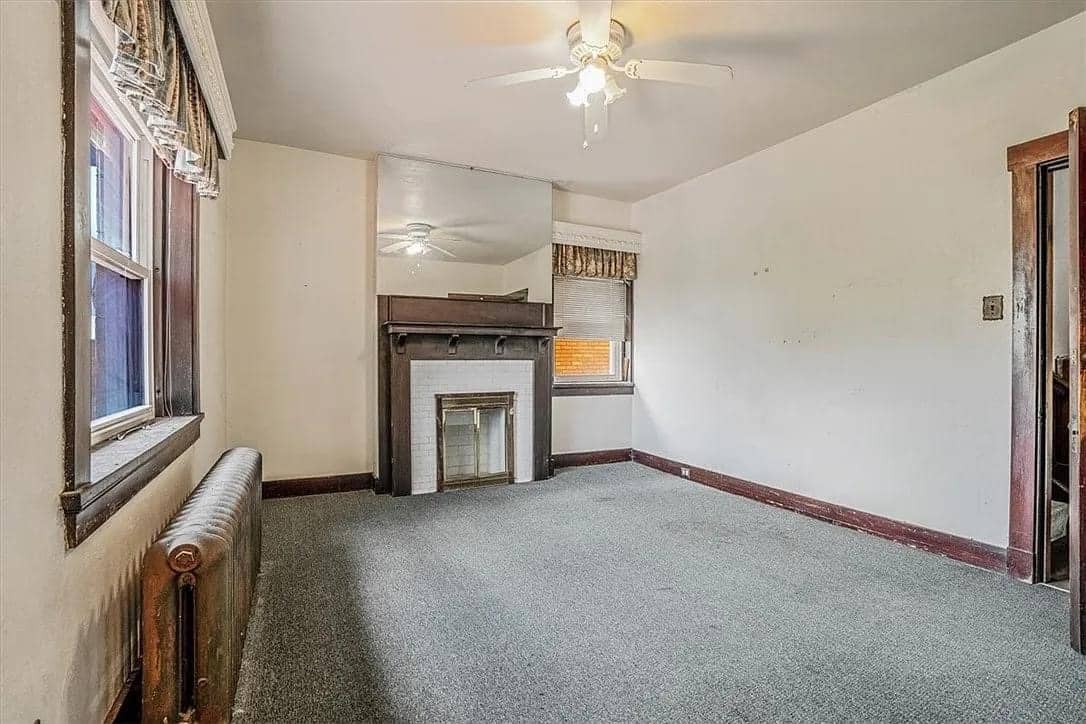 1900 Foursquare For Sale In Pittsburgh Pennsylvania