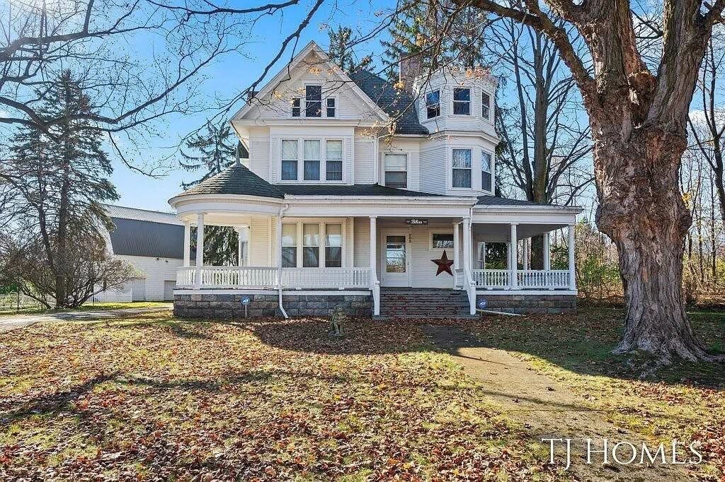 1904 Victorian For Sale In Caledonia Michigan