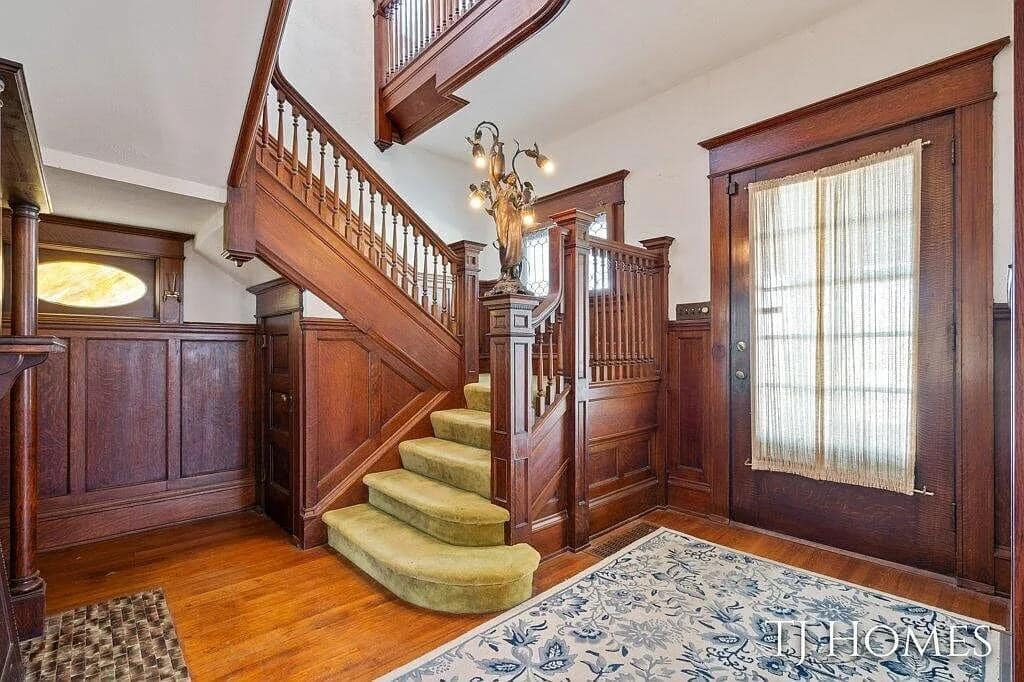 1904 Victorian For Sale In Caledonia Michigan