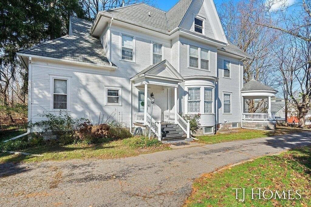 1904 Victorian For Sale In Caledonia Michigan