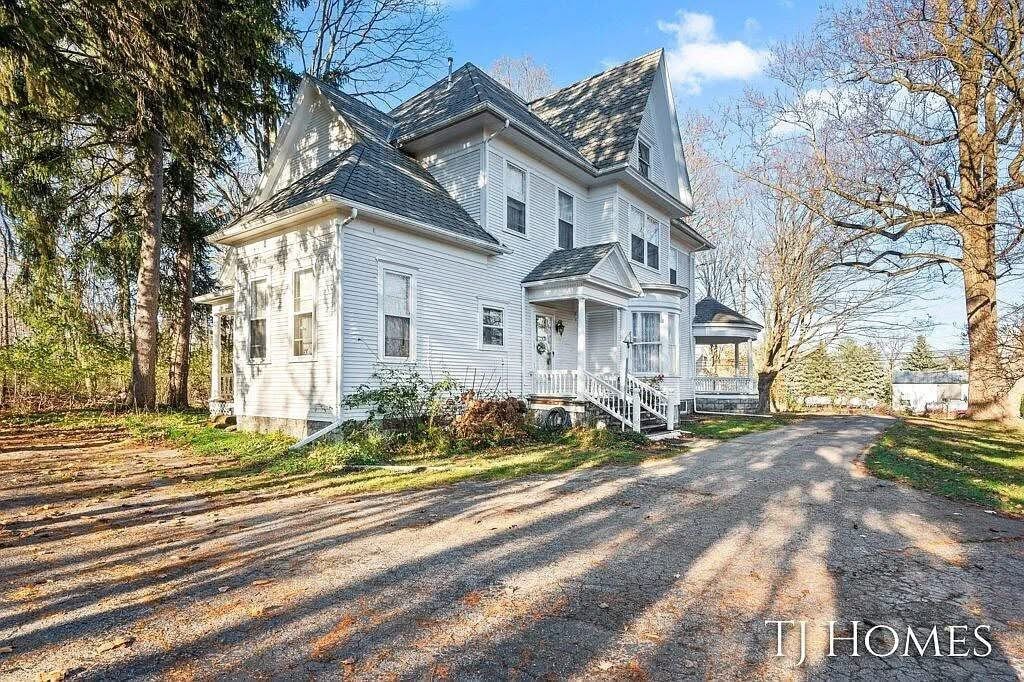 1904 Victorian For Sale In Caledonia Michigan