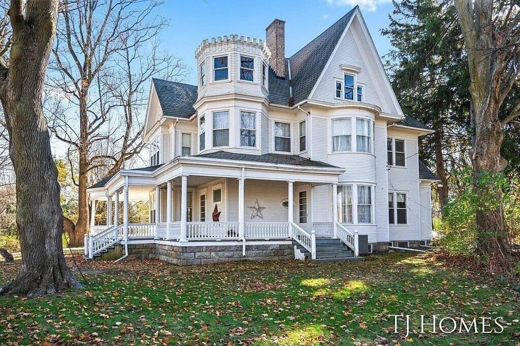 1904 Victorian For Sale In Caledonia Michigan