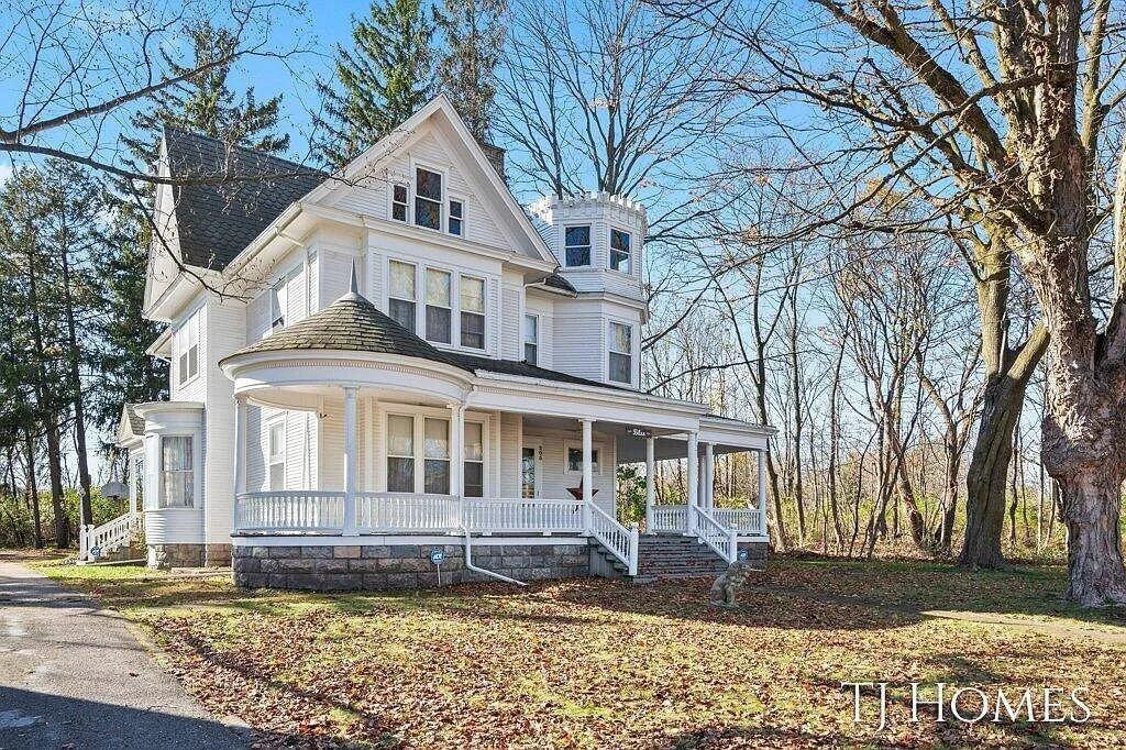 1904 Victorian For Sale In Caledonia Michigan