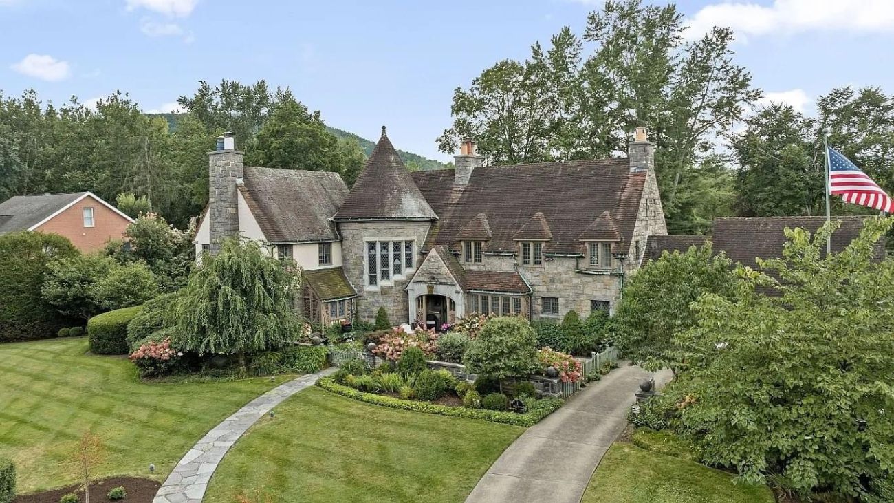 1931 Tudor Revival For Sale In Binghamton New York