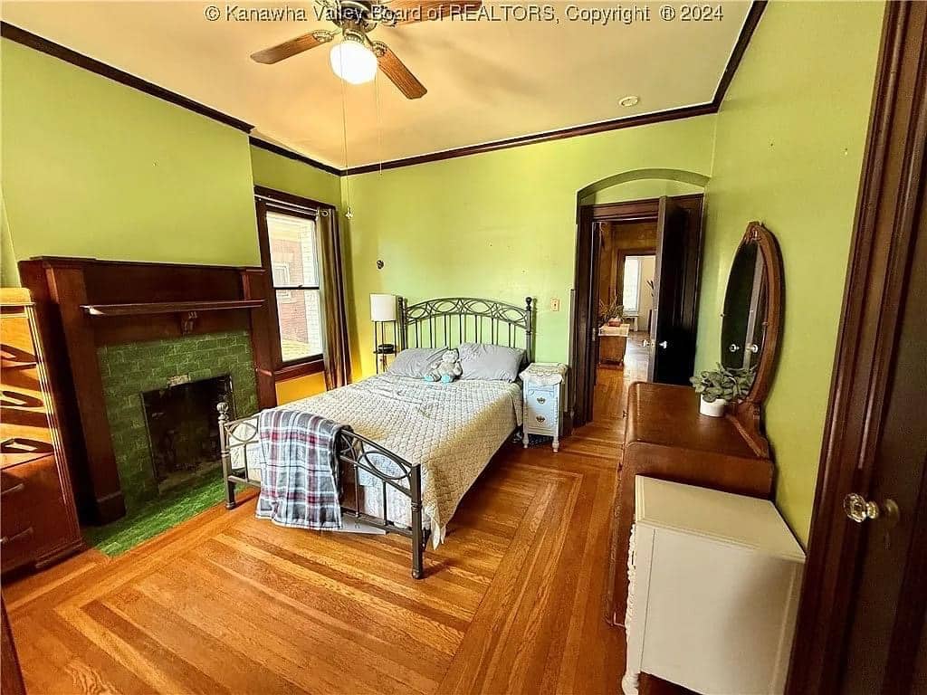 1920 Foursquare For Sale In Charleston West Virginia