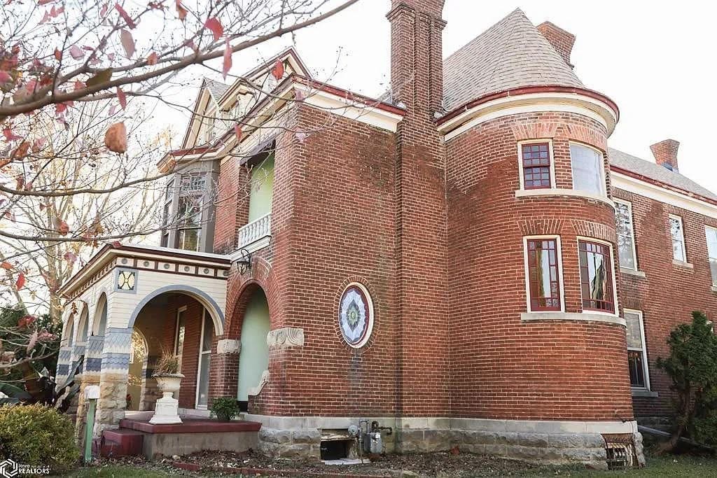 1888 Lagomarcino House For Sale In Burlington Iowa