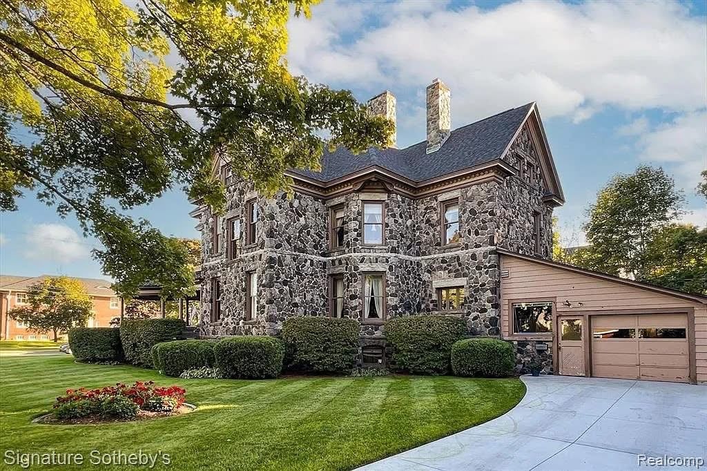 1902 Victorian For Sale In Alpena Michigan