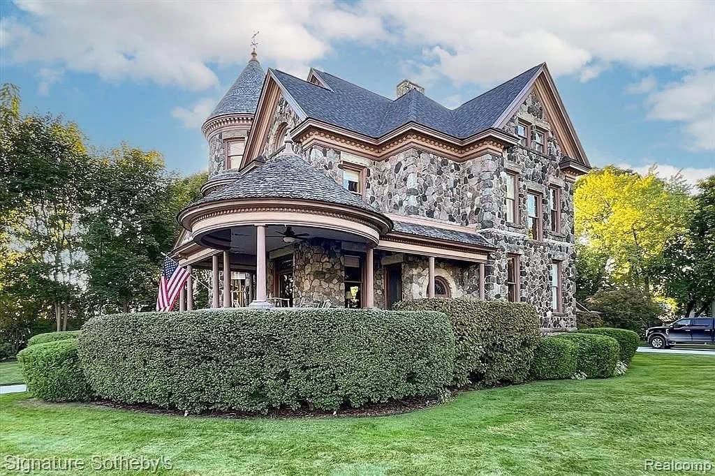 1902 Victorian For Sale In Alpena Michigan