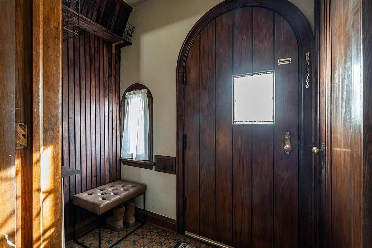 1933 Tudor Revival For Sale In Milwaukee Wisconsin