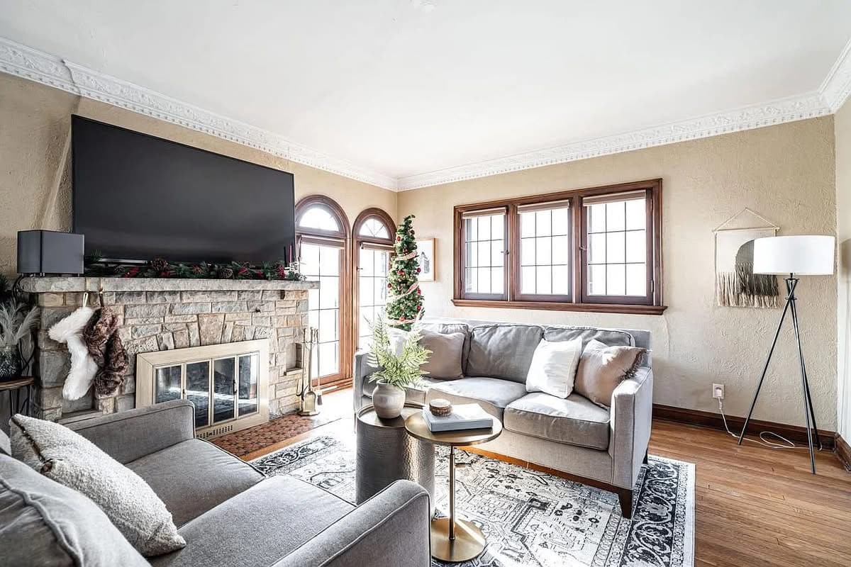 1933 Tudor Revival For Sale In Milwaukee Wisconsin