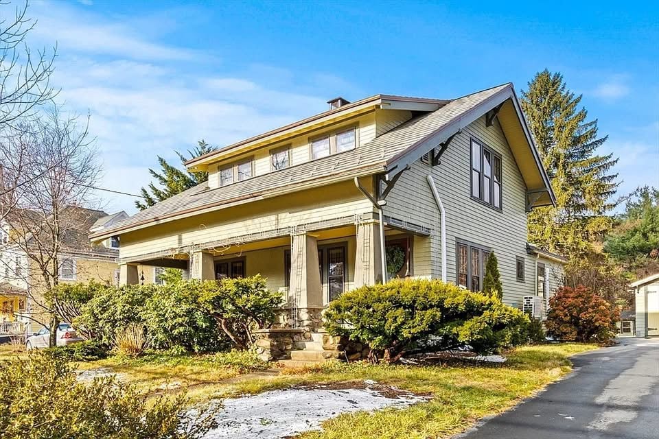 1920 Craftsman For Sale In Maynard Massachusetts