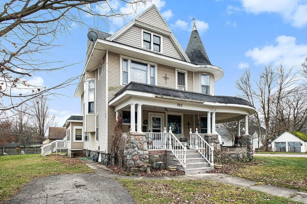 1904 Victorian For Sale In Cassopolis Michigan