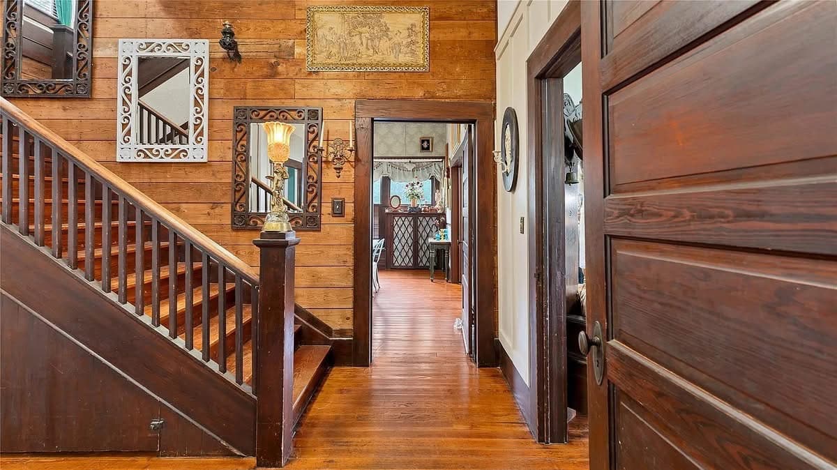 1910 Craftsman For Sale In Gonzales Texas