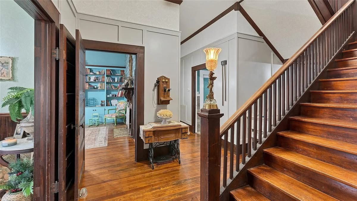 1910 Craftsman For Sale In Gonzales Texas