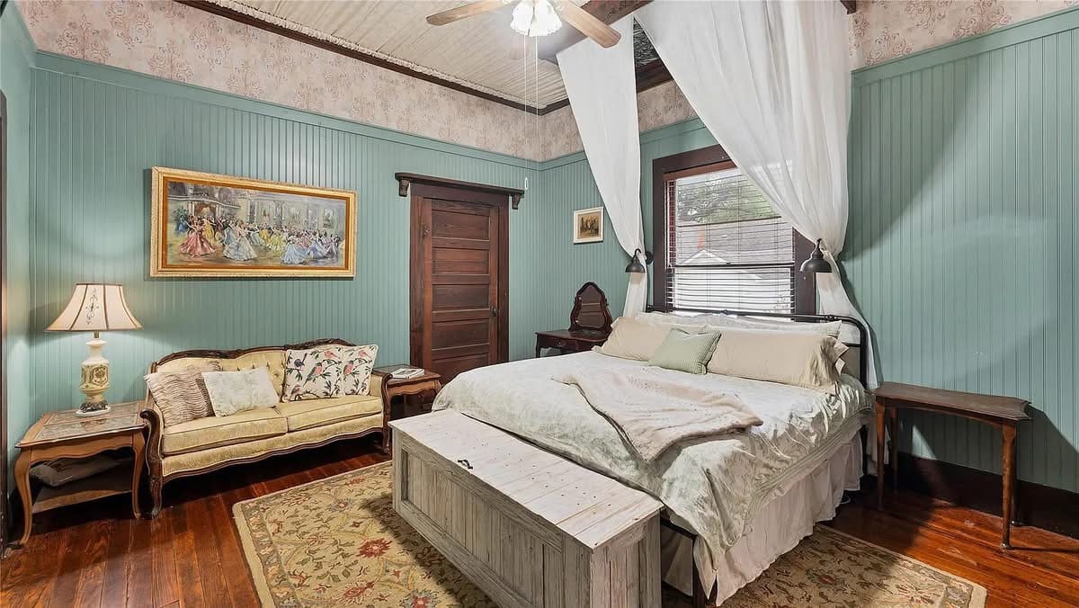 1910 Craftsman For Sale In Gonzales Texas