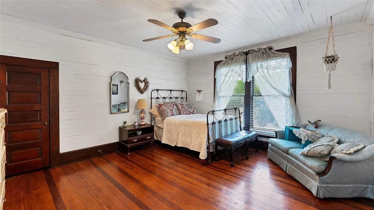 1910 Craftsman For Sale In Gonzales Texas