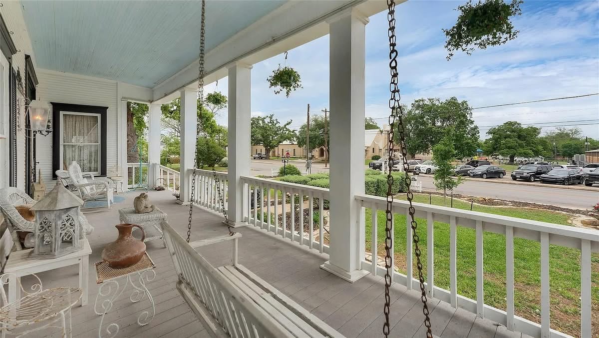 1910 Craftsman For Sale In Gonzales Texas