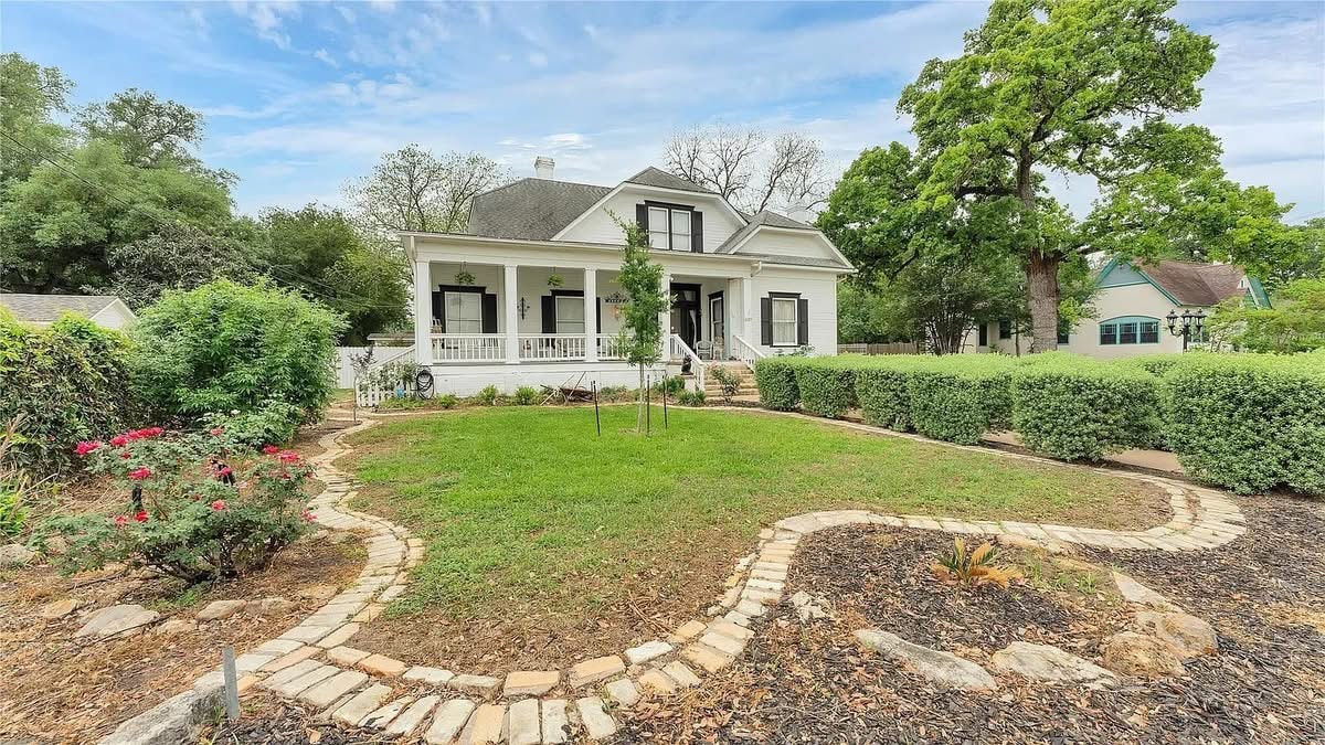 1910 Craftsman For Sale In Gonzales Texas