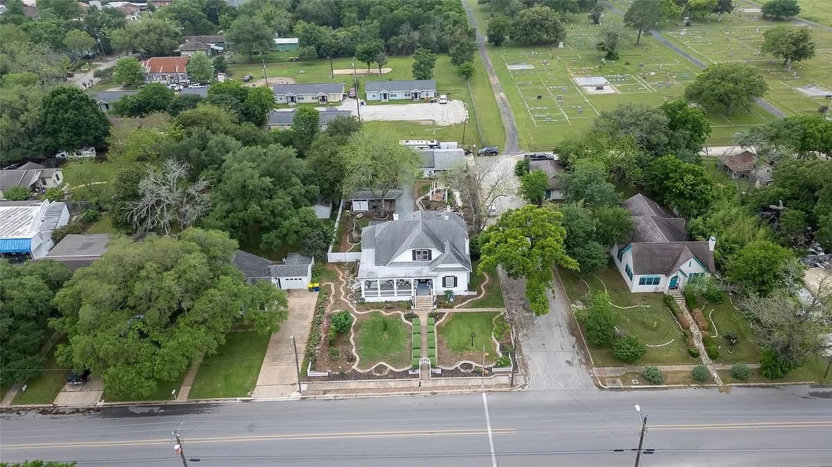 1910 Craftsman For Sale In Gonzales Texas