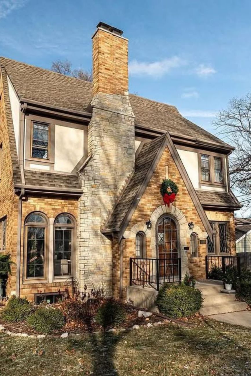 1933 Tudor Revival For Sale In Milwaukee Wisconsin